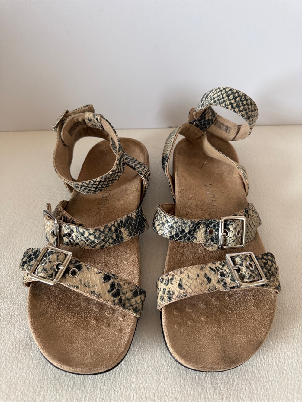 Vionic Sahara Ankle Strap sandals